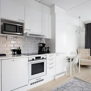 City Island Studio Apartment, 4 Beds, Street Parking, 3km To City Center, Bus Stop 200m Apartment